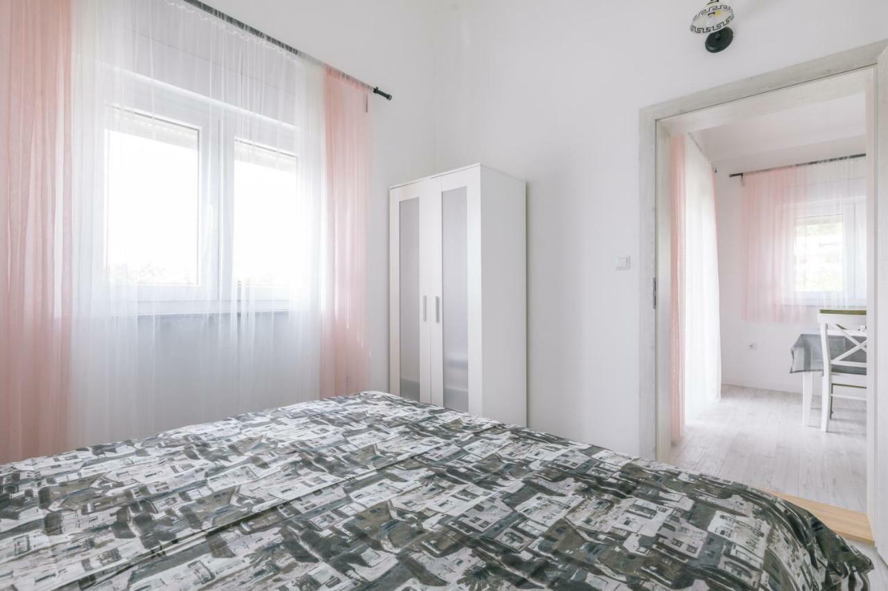 Hedon-Stone Apartamento Starigrad Paklenica Exterior foto