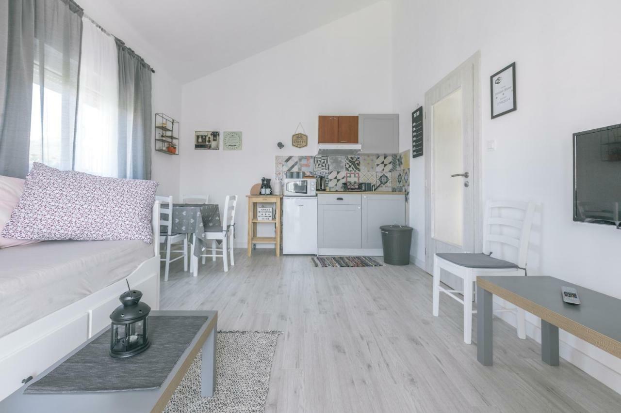 Hedon-Stone Apartamento Starigrad Paklenica Exterior foto